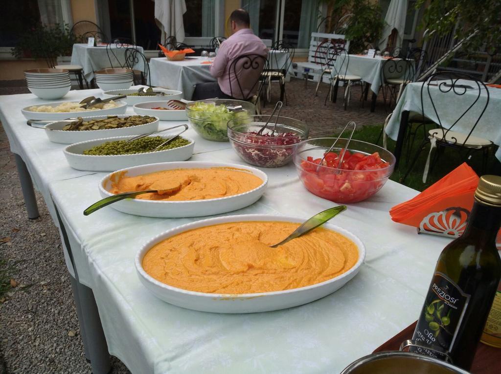 Ostello Citta Di Rovereto Rovereto  Dış mekan fotoğraf